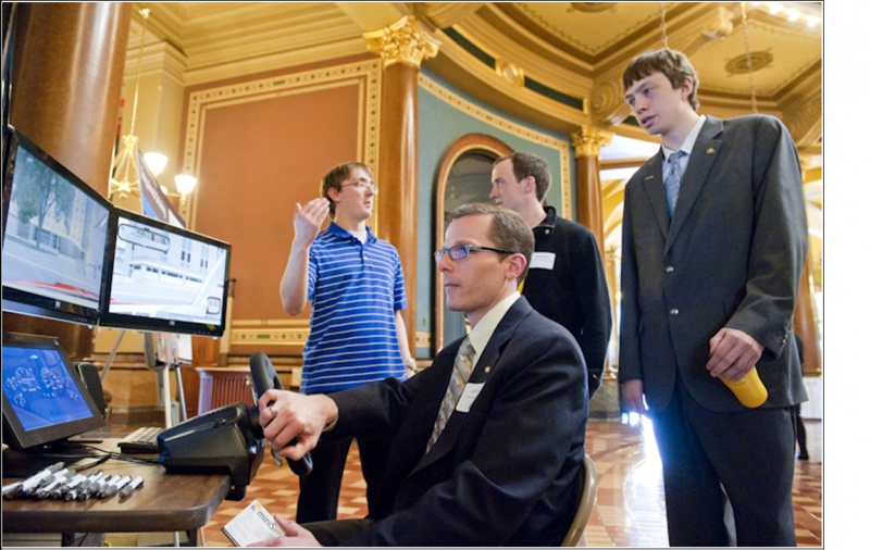File:MiniSimatStateCapitol.jpg